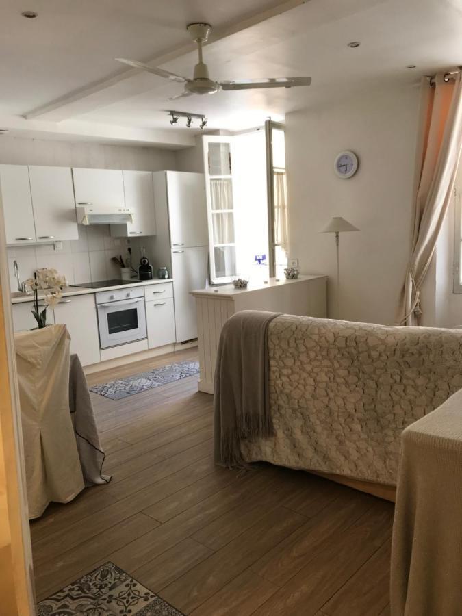 Studio Tt Equipe Parking Coeur Ville Sanary-sur-Mer Luaran gambar