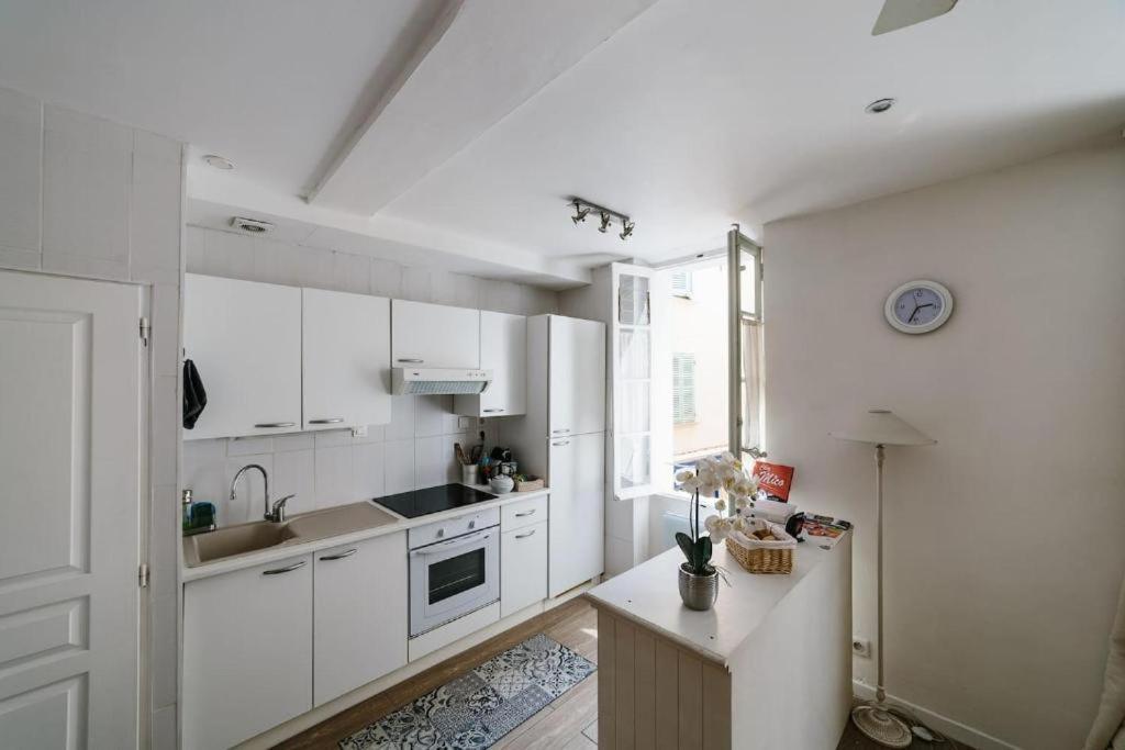 Studio Tt Equipe Parking Coeur Ville Sanary-sur-Mer Luaran gambar