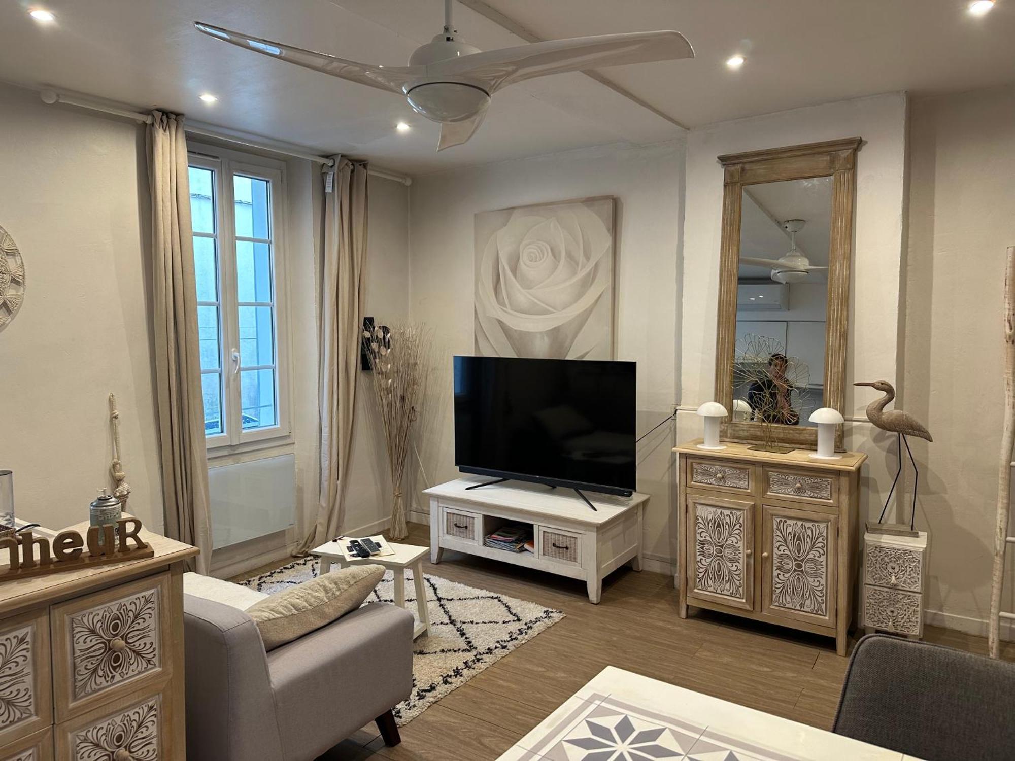 Studio Tt Equipe Parking Coeur Ville Sanary-sur-Mer Luaran gambar
